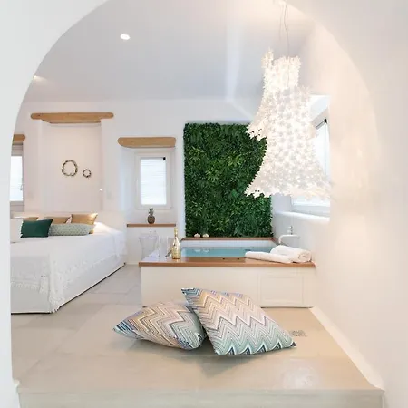 Euphoria Downtown * Naxos City