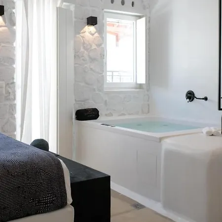 Euphoria Downtown Apartment *