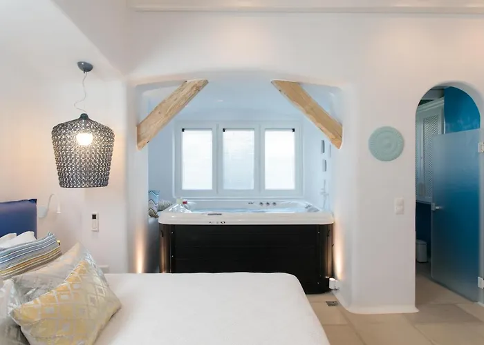 Euphoria Downtown * Naxos City